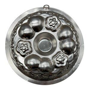 Vintage Aluminum Bundt Cake Pan Decorative Mold wall hanging flowers READ